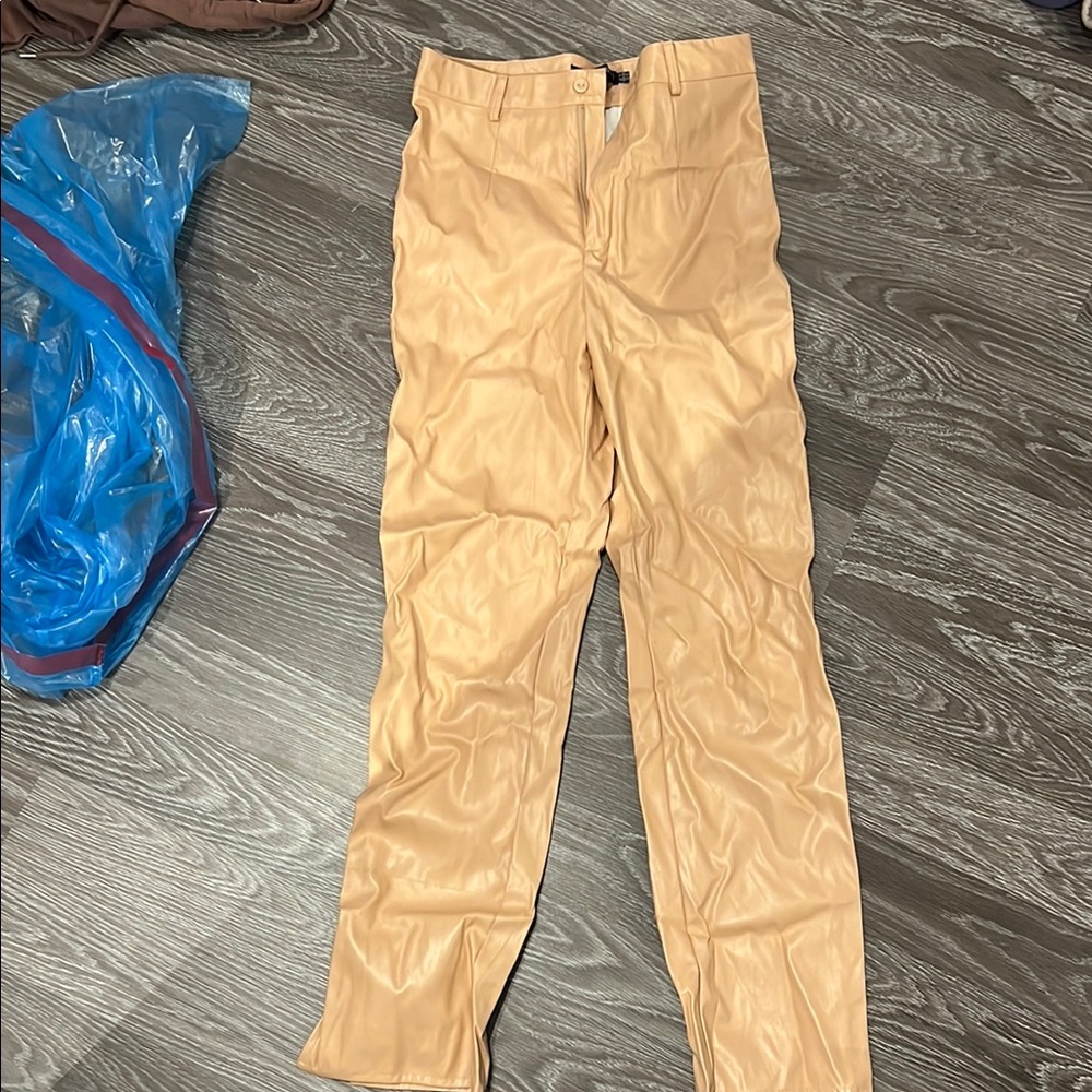 Women’s beige leather Pants